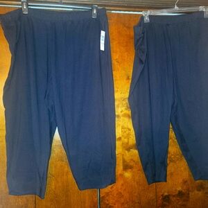 NWT 2 Pair of Women's HUE Brand 1X/2X Brand New Comfy Capris